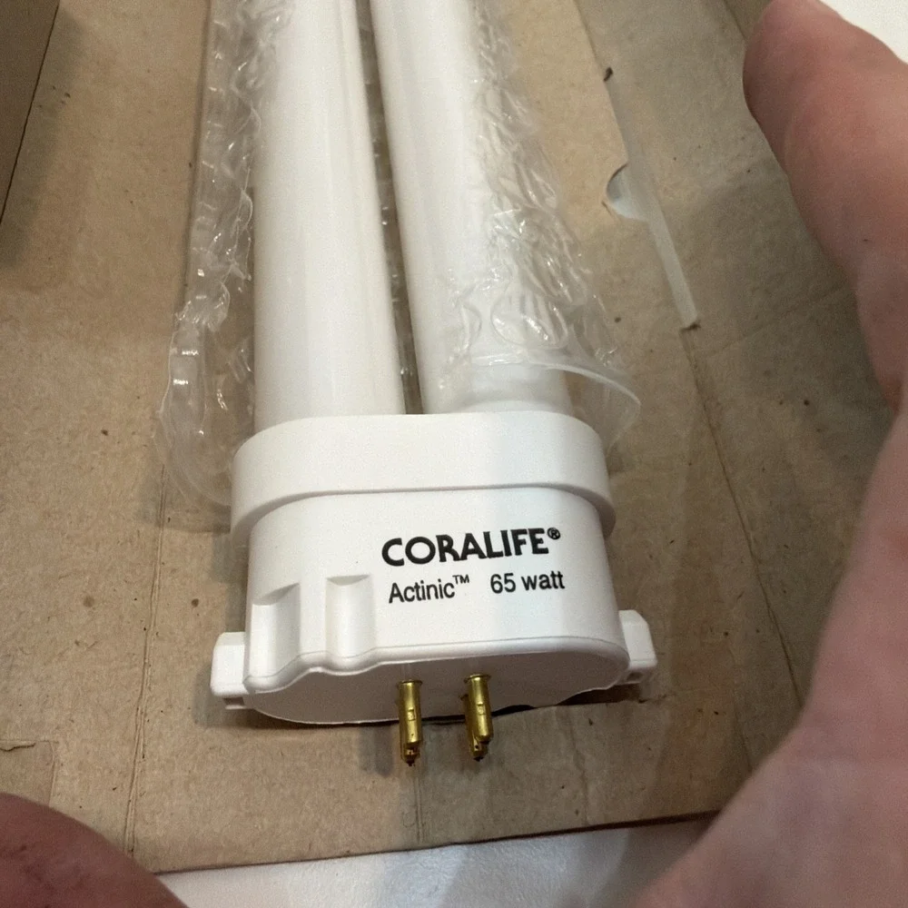 2 Coralife 50% 6700K 50% Colormax 65 Watt 22